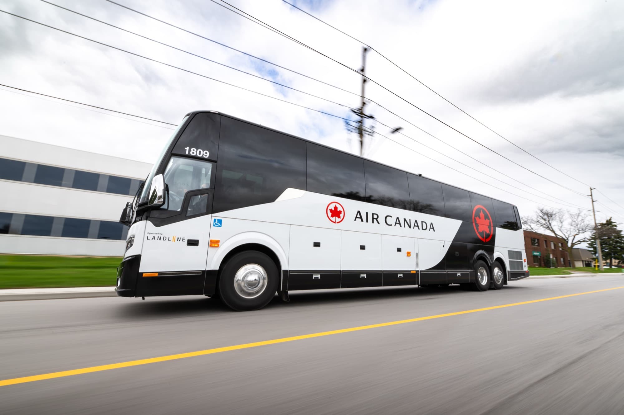 L'autocar de la Navette Air Canada centre-ville sur la route